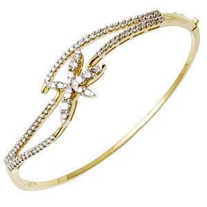 Wavy Diamond Gold Bangle Gender: Women