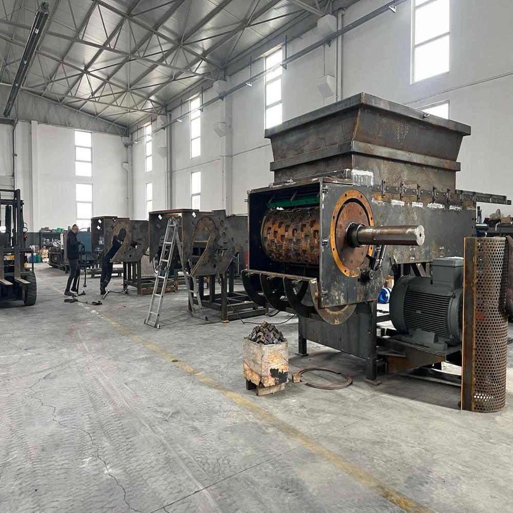 CROSSOVER RASPER CR13 Shredder Machine