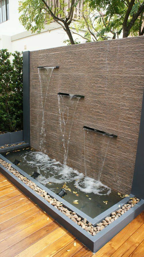 Garden Wall  Water Fountain - Color: Grew Black