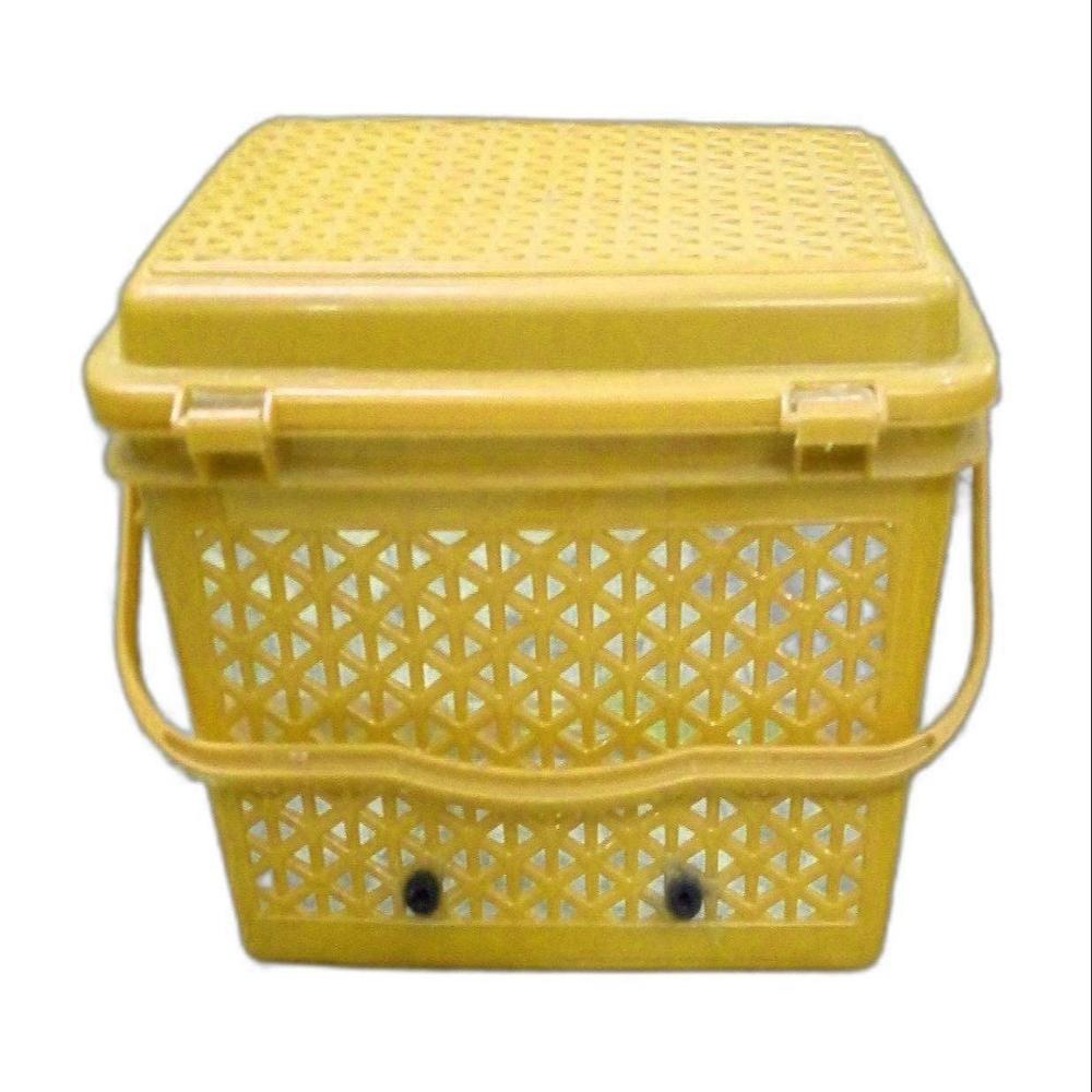 Comet Plastic Shopping Basket - Color: Multicolor