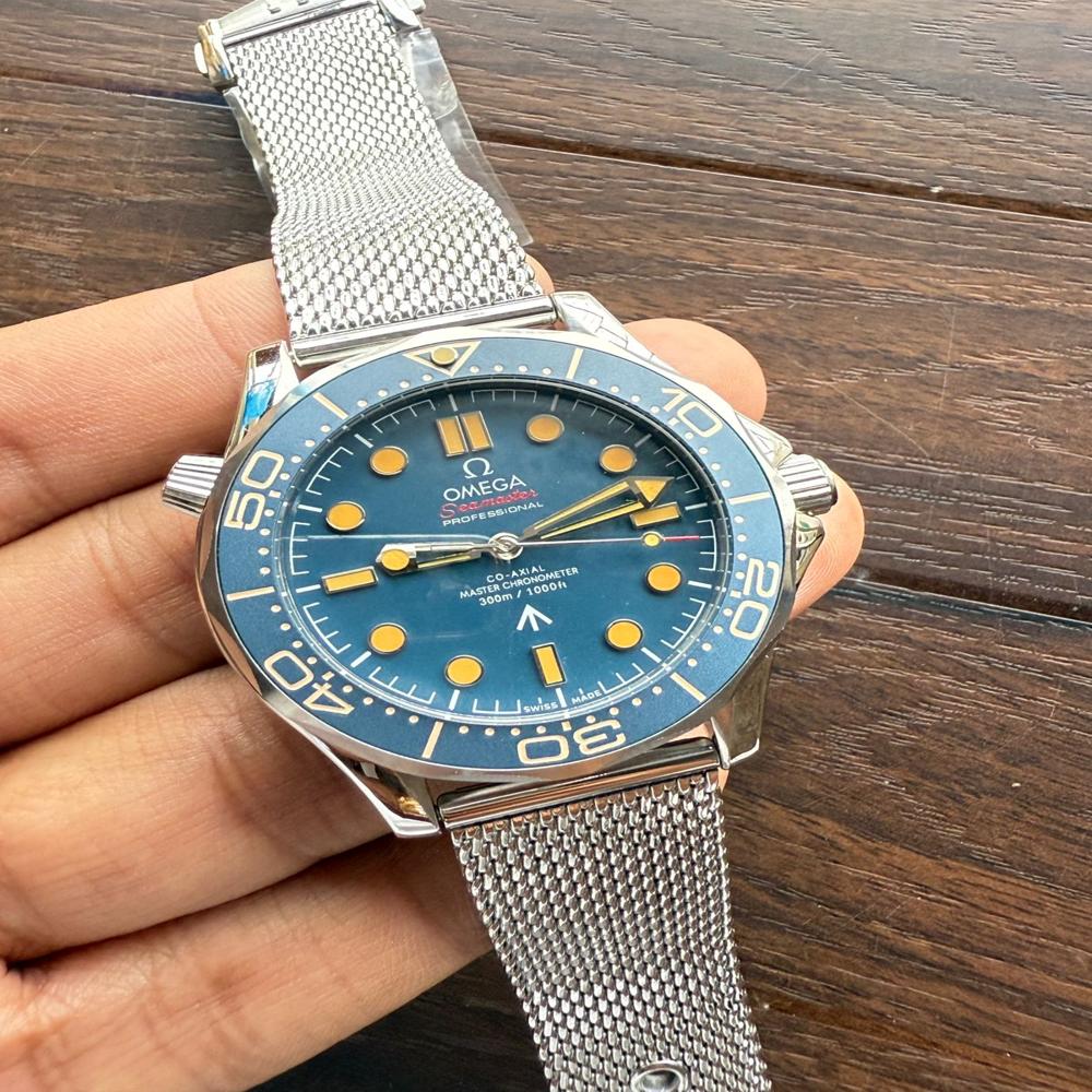 Omega 007 Men's  Watch - Battery Life: 100 Years