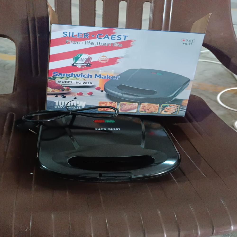 Sandwich Maker Makes 2 Square Sandwiches, Non-Stick Plates, Easy to Clean