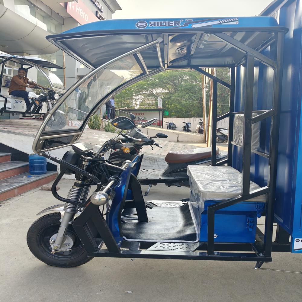 LOADING RICKSHAW IN GWALIOR