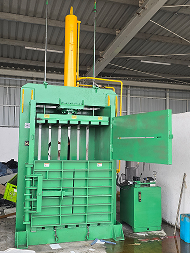 Foam Baling Machine