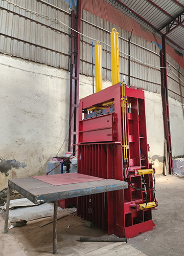 Heavy Duty Tyre Baling Machine