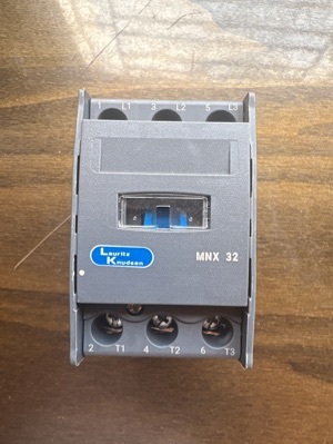 Mnx 32 Contactors - Frequency: 415 Hertz (Hz)