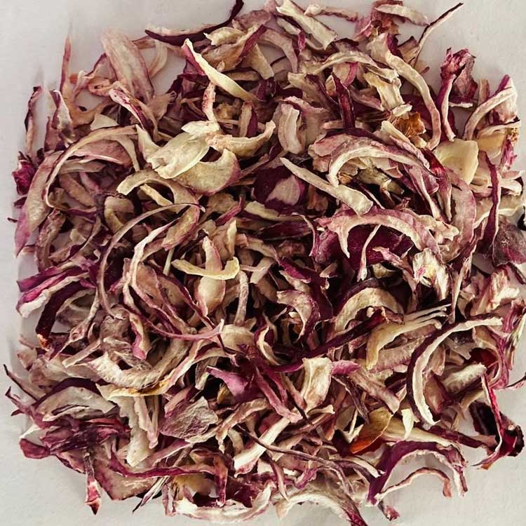 Red onion flakes