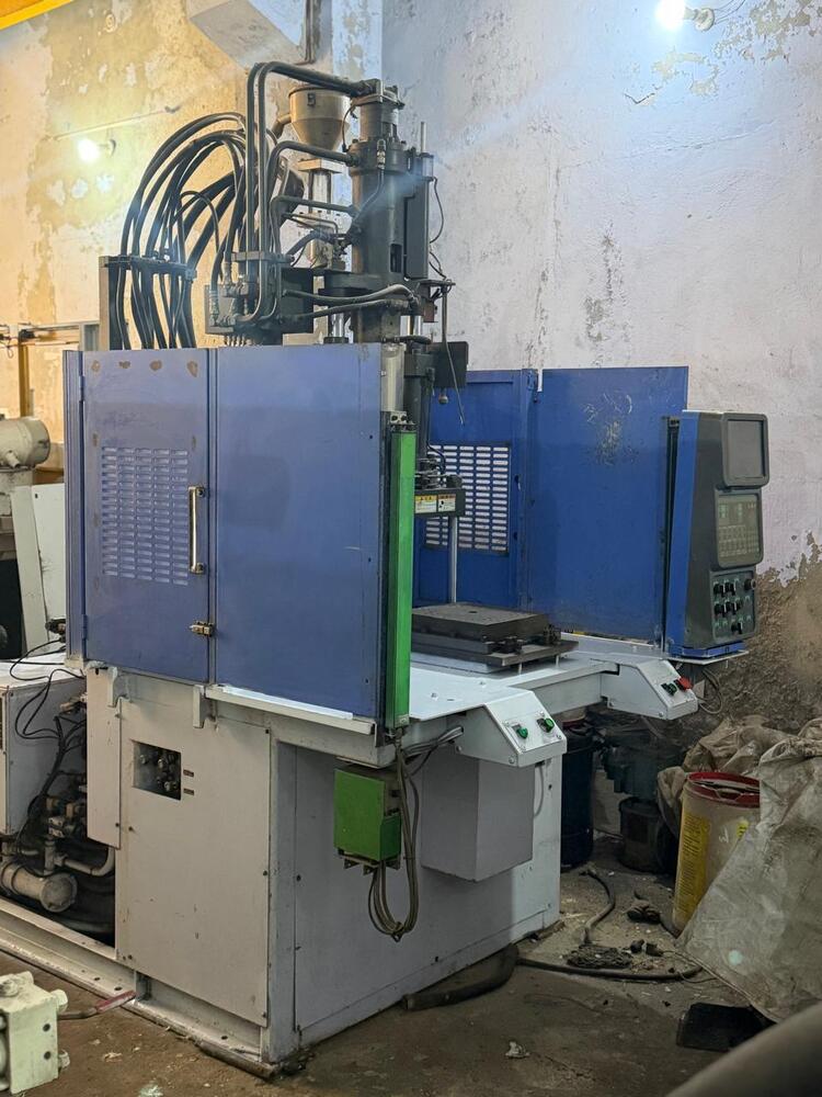 Model Jt 20 S Ell Vertical Moulding Machine - Accuracy: High Precision (0.01 Mm)