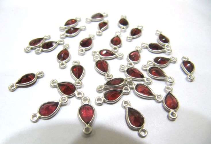 925 Sterling Silver Natural Garnet Heart Pear shape 4 x6mm Briolette Bezel Connectors Charms