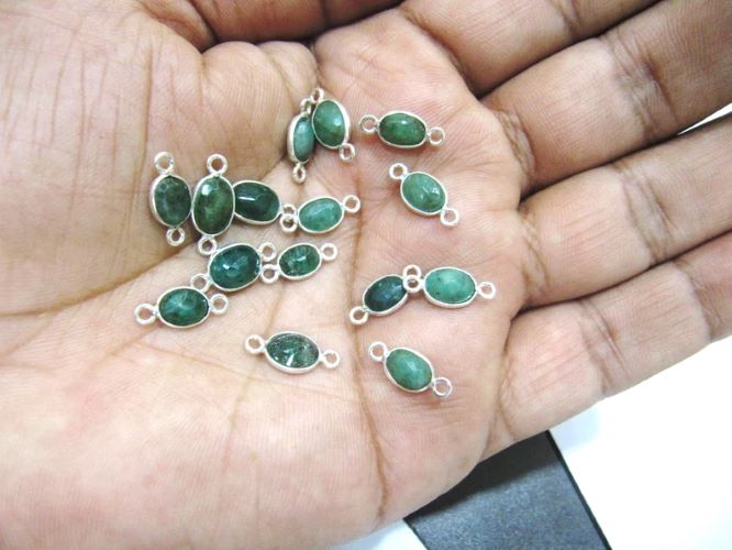 Natural Emerald 925 Sterling Silver Oval shape Briolette Bezel Connector 5to8mm Double Loop