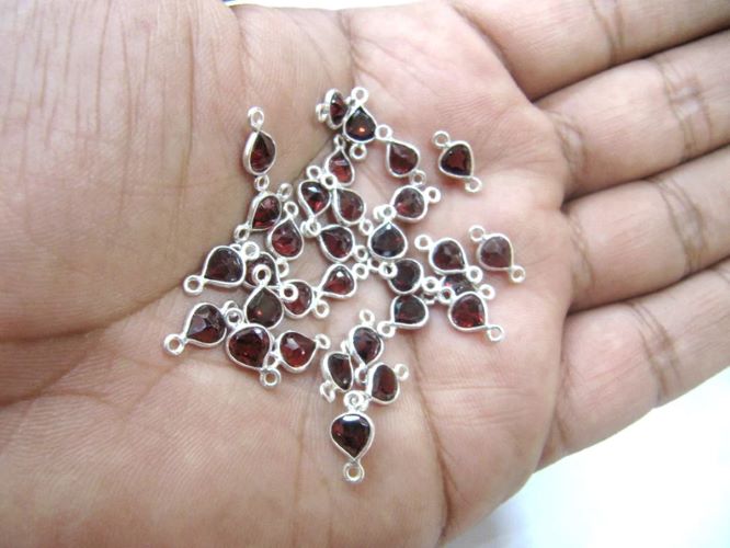 925 Sterling Silver Natural Garnet gemstone Heart shape Briolette 5-6mm Bezel Connector