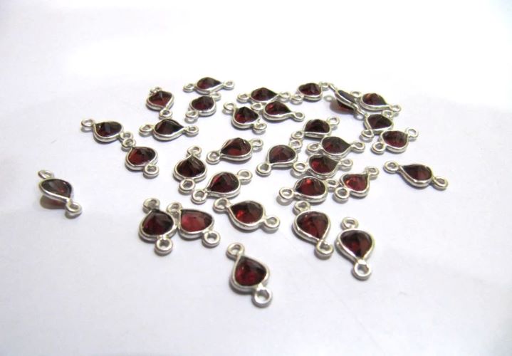 925 Sterling Silver Natural Garnet gemstone Heart shape Briolette 5-6mm Bezel Connector