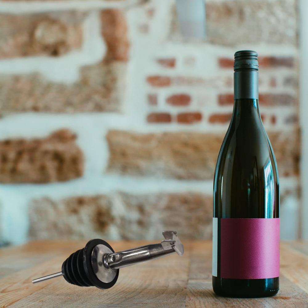 Winepourer With Flap - Color: Silver