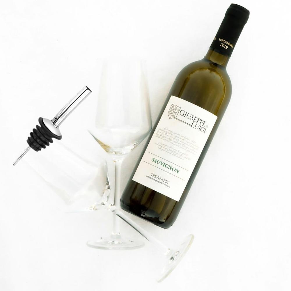 WINE POURER WITH FREE FLOW