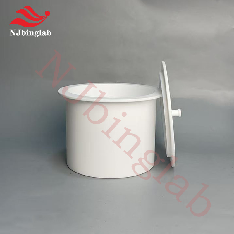 Round PTFE  basin 3L, for wafer cleaning, with lid