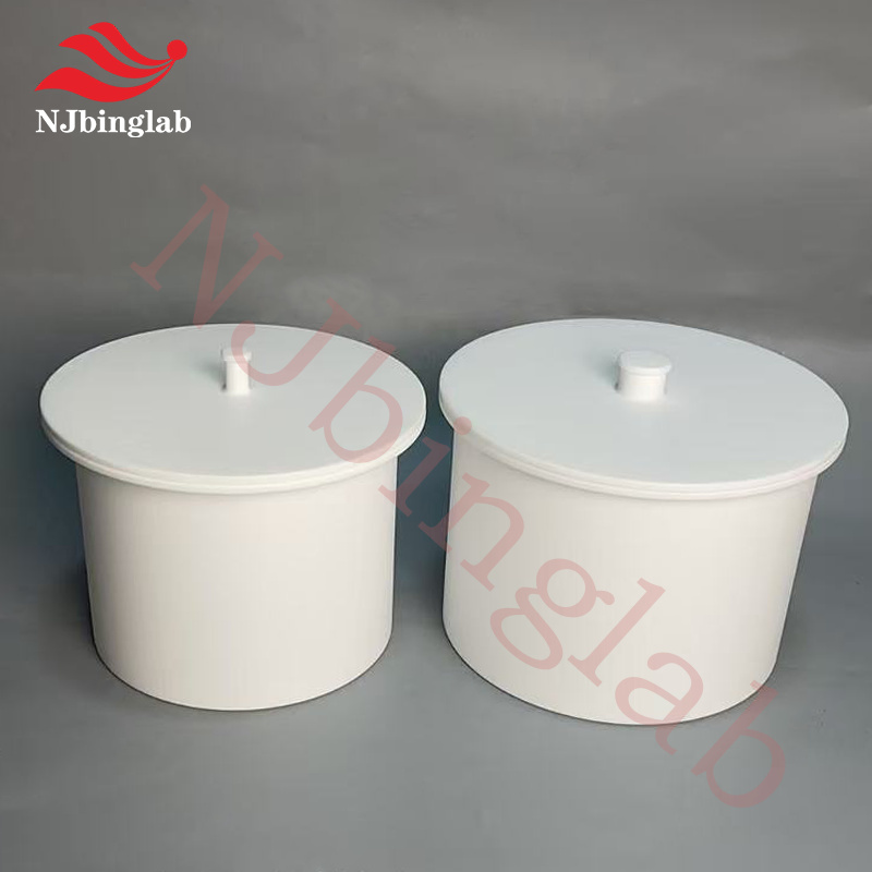 Round PTFE  basin 3L, for wafer cleaning, with lid