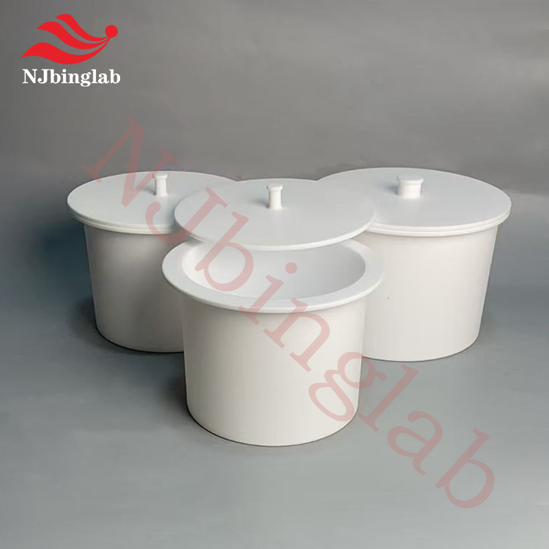 Round PTFE  basin 3L, for wafer cleaning, with lid