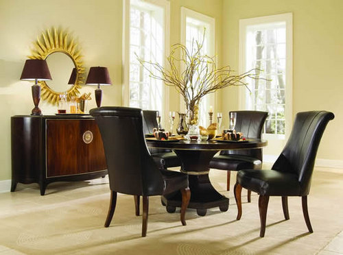 लकड़ी के खाने की मेजें