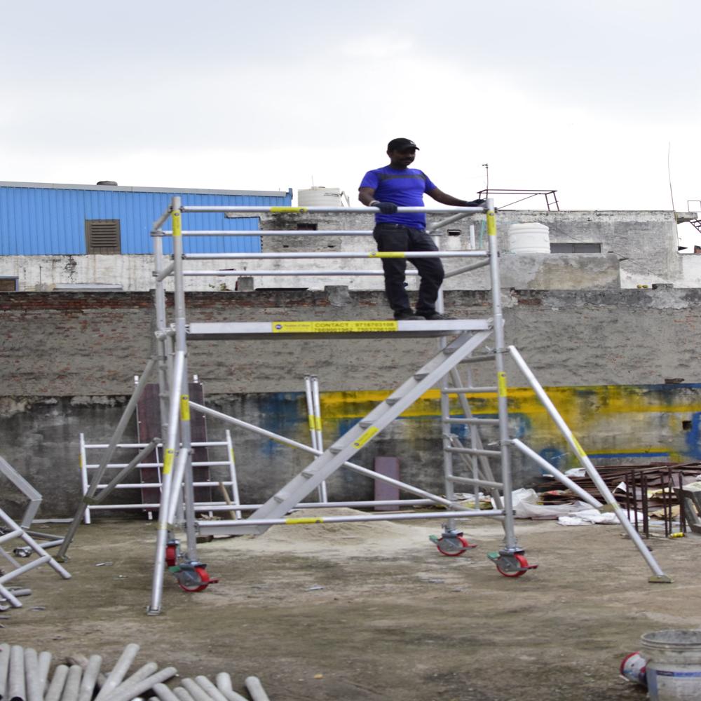 Stairway scaffolding