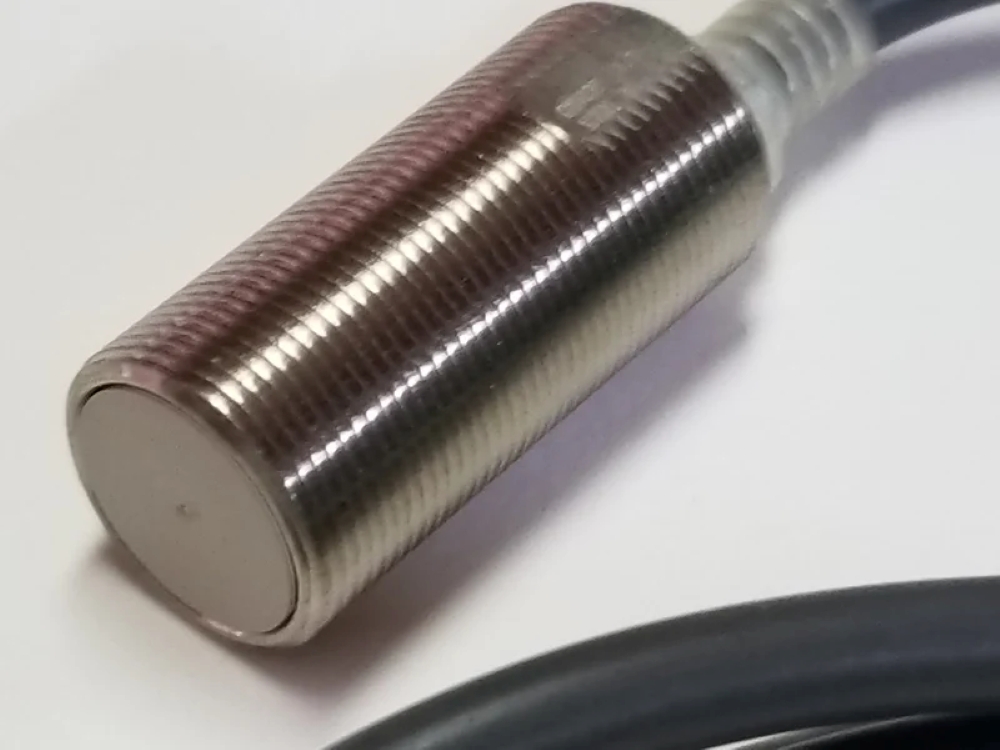 E2E-X5E2 omron proximity sensor