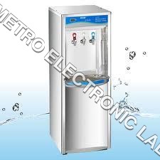 फिल्टर्ड पानी डिस्पेंसर