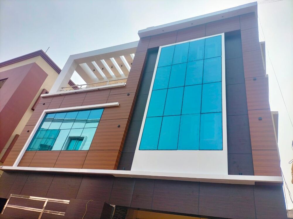 Glasds Facade