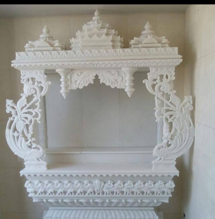 आउटडोर संगमरमर की नक्काशी वाला मंदिर