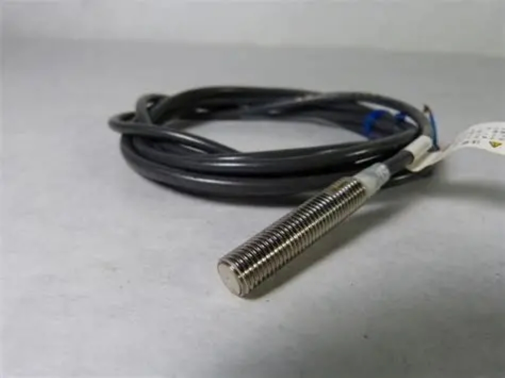 E2E-X1R5Y2 OMRON PROXIMITY SENSOR