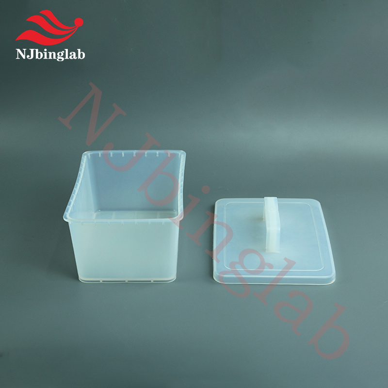 PFA cleaning tank 3L, with cover