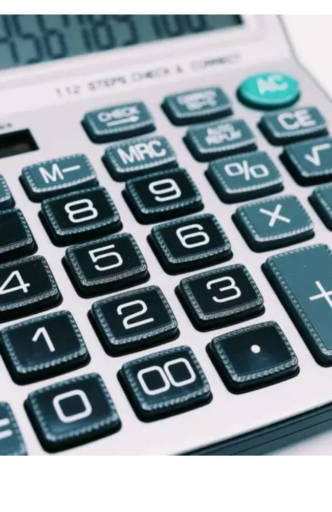 Citllzen CT-9300GC Basic Electronic Calculator.