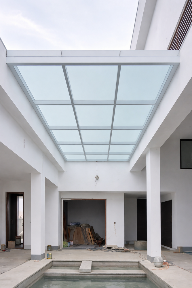 Modern White Courtyard