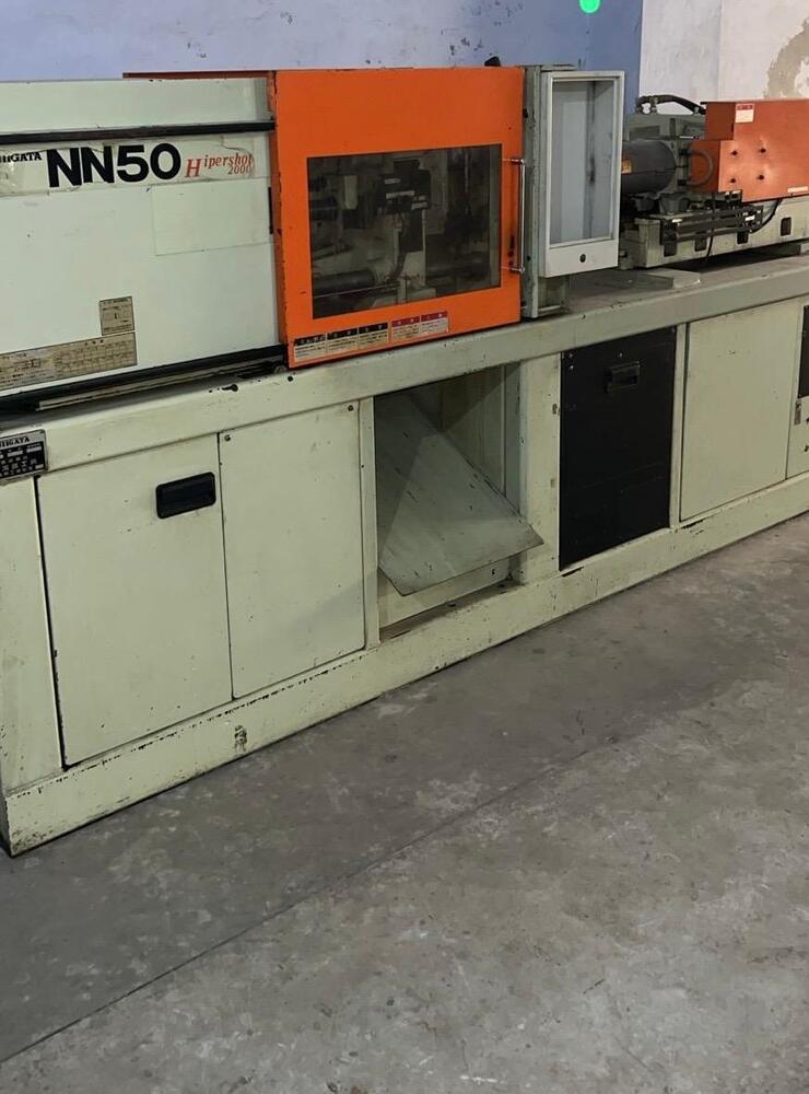 Plastic Injection Molding Machine