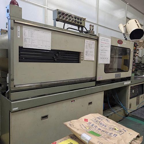 Nissei Fe 160 Ton Injection Moulding Machine - Clamping Force: 1600 Kn (160 Ton) Kilonewton (Kn)