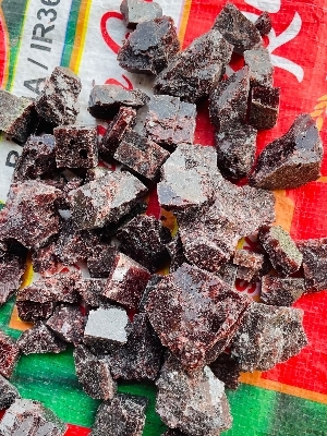 Crystal Black Salt Granules - Iodine: Not Iodized