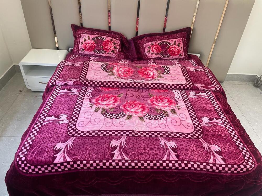 Elegant Brown Floral Luxury Blanket Set