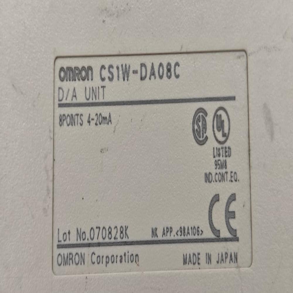 OMRON CS1W-DA08C