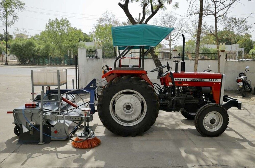 Tractor Mounted Hydraulic Broomer