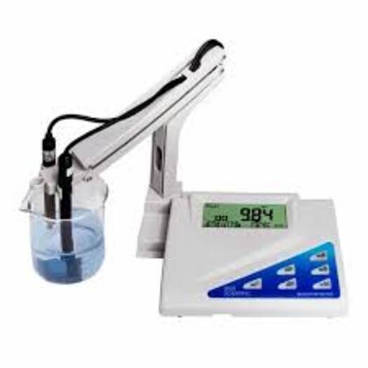 Bench Conductivity Meter