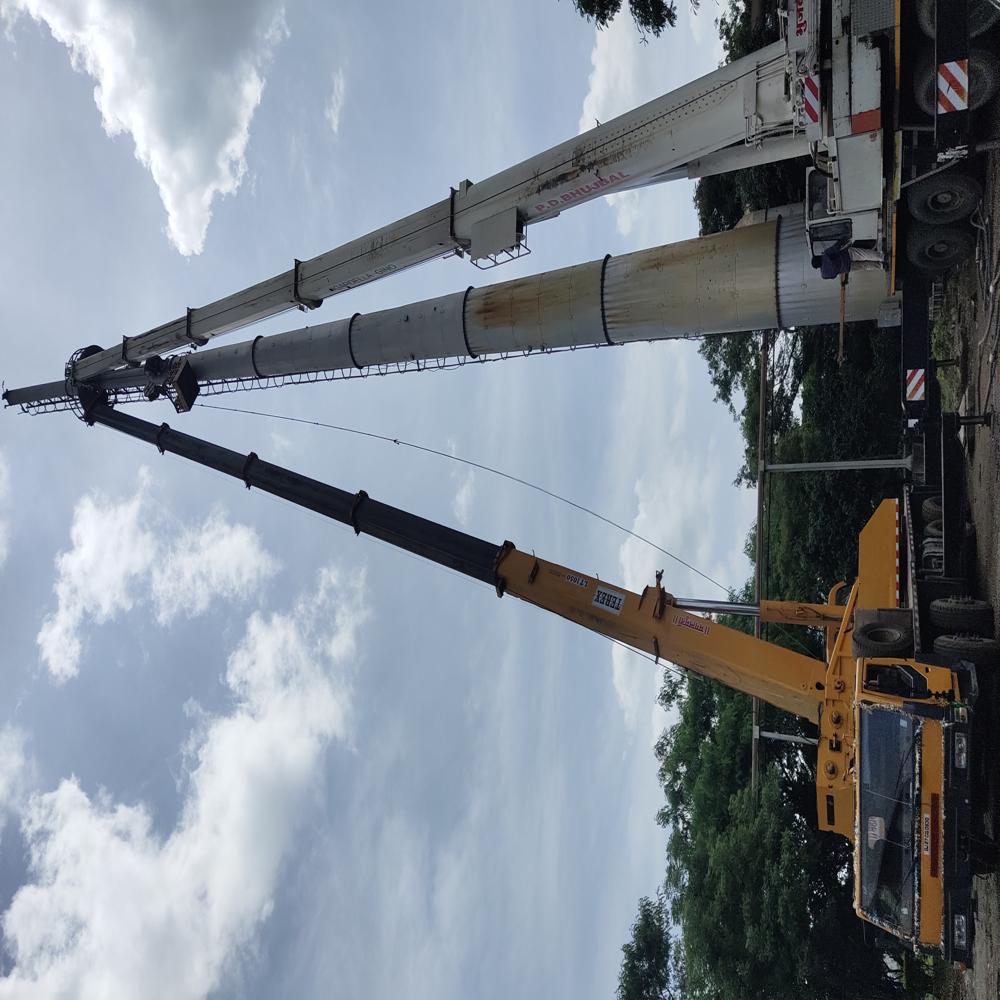 Liebherr 100 Ton Mobile Crane
