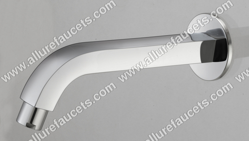 डिज़ाइनर बाथ स्पाउट