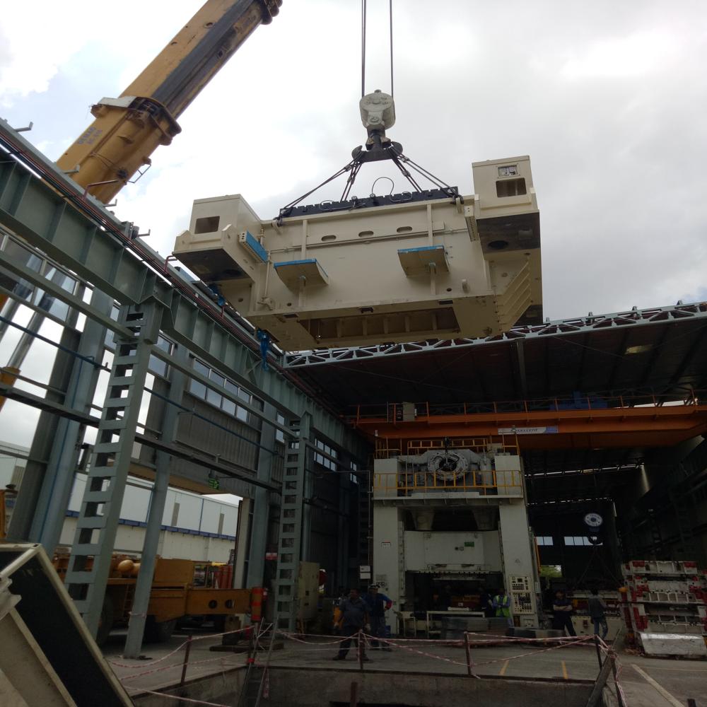 Hydraulic Mobile Crane Rental Services
