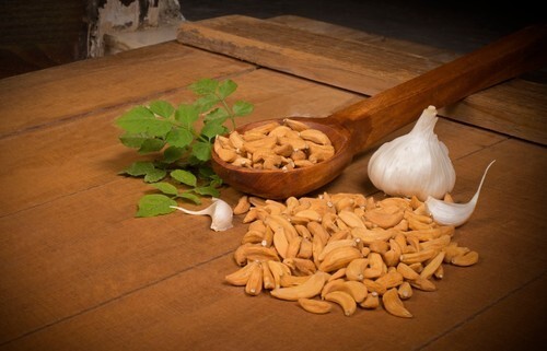 Dried Garlic Vegetables - Color: Brown