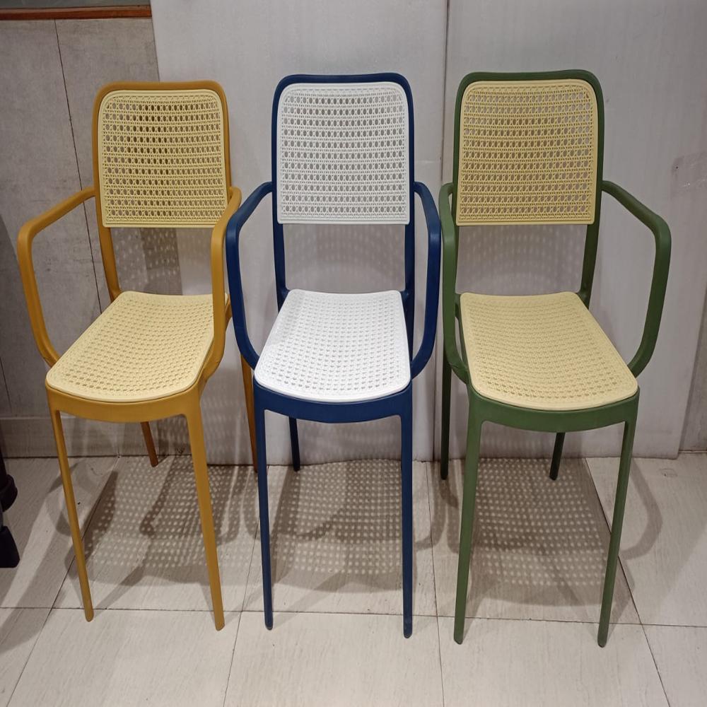 Retro Chair - Color: Multi