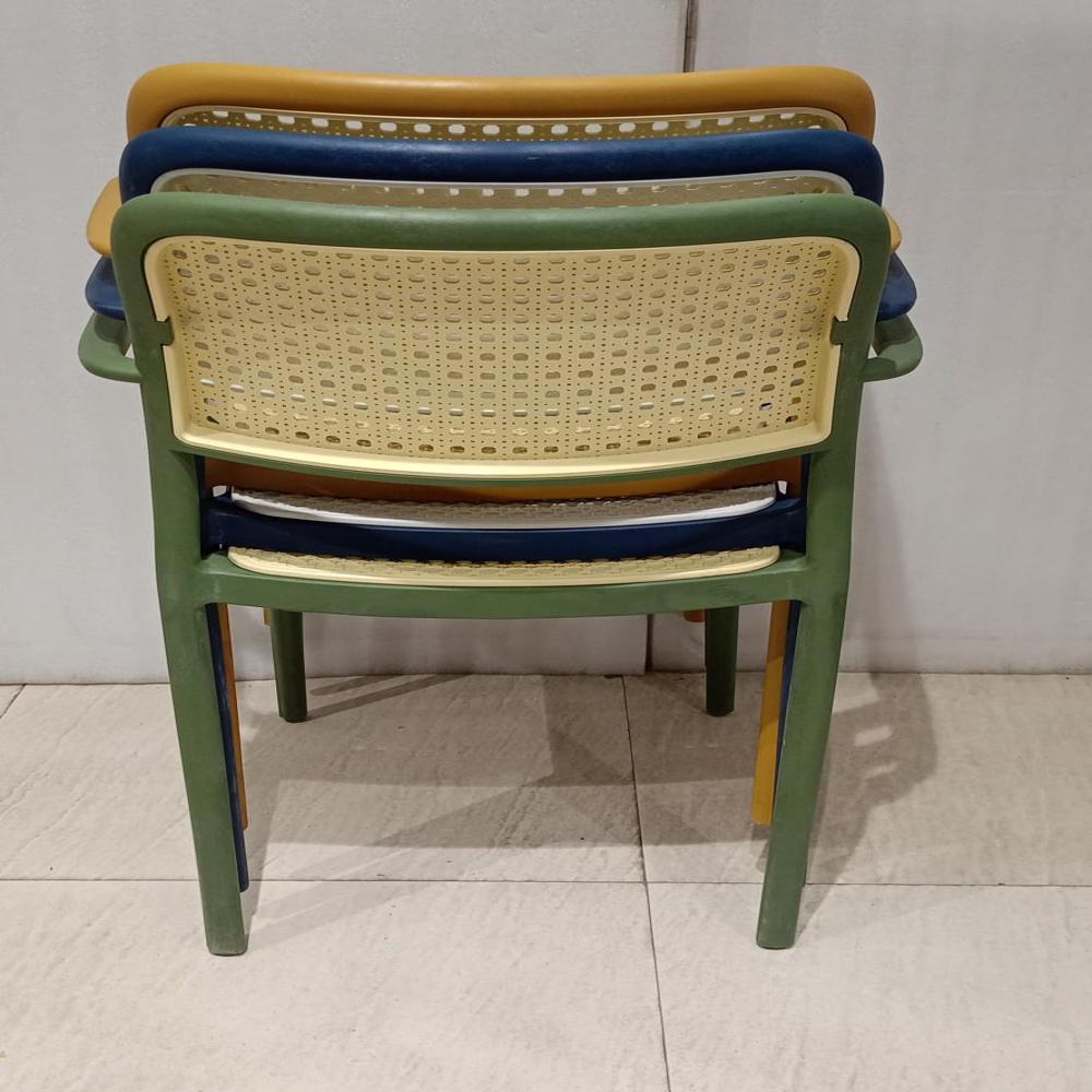 Retro Chair - Color: Multi
