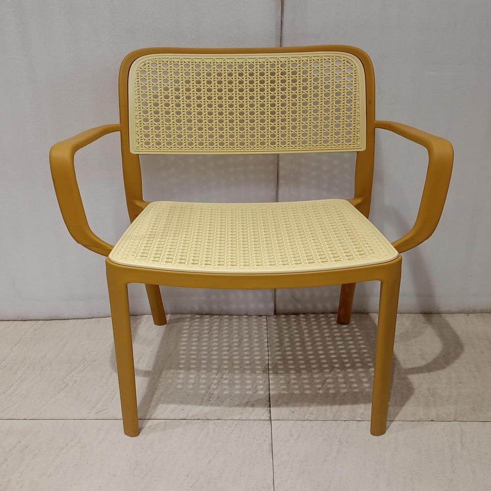 Retro Chair - Color: Multi