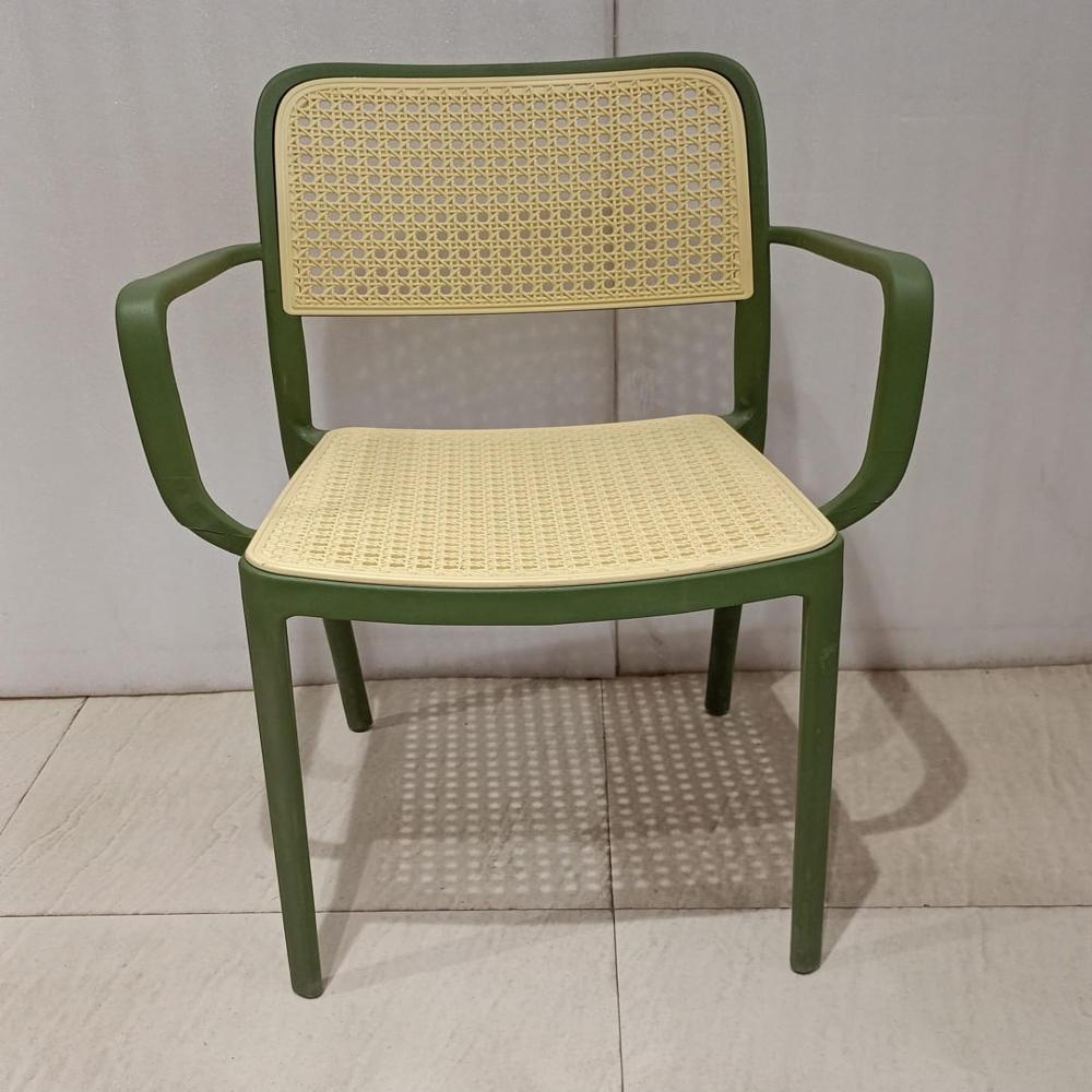 Retro Chair - Color: Multi