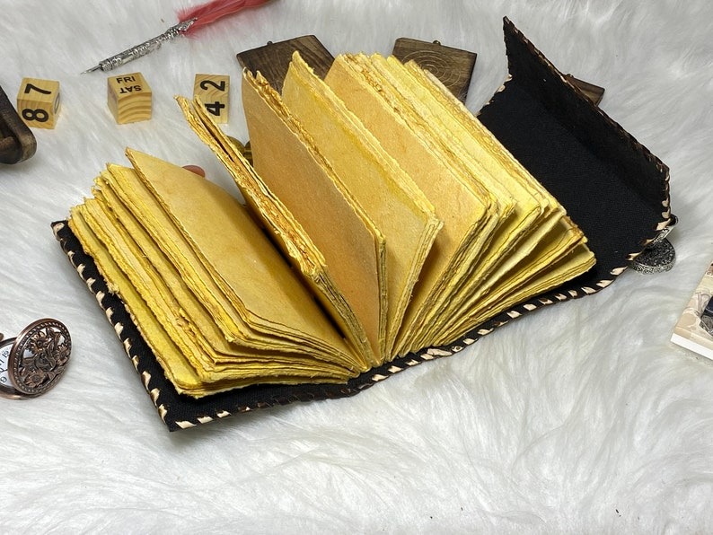 Wolf Design Leather Diary - Thickness: Approximately 1.5 Cm