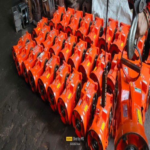 Flange Mounted Bevel Helical Gearbox with High Strength Construction