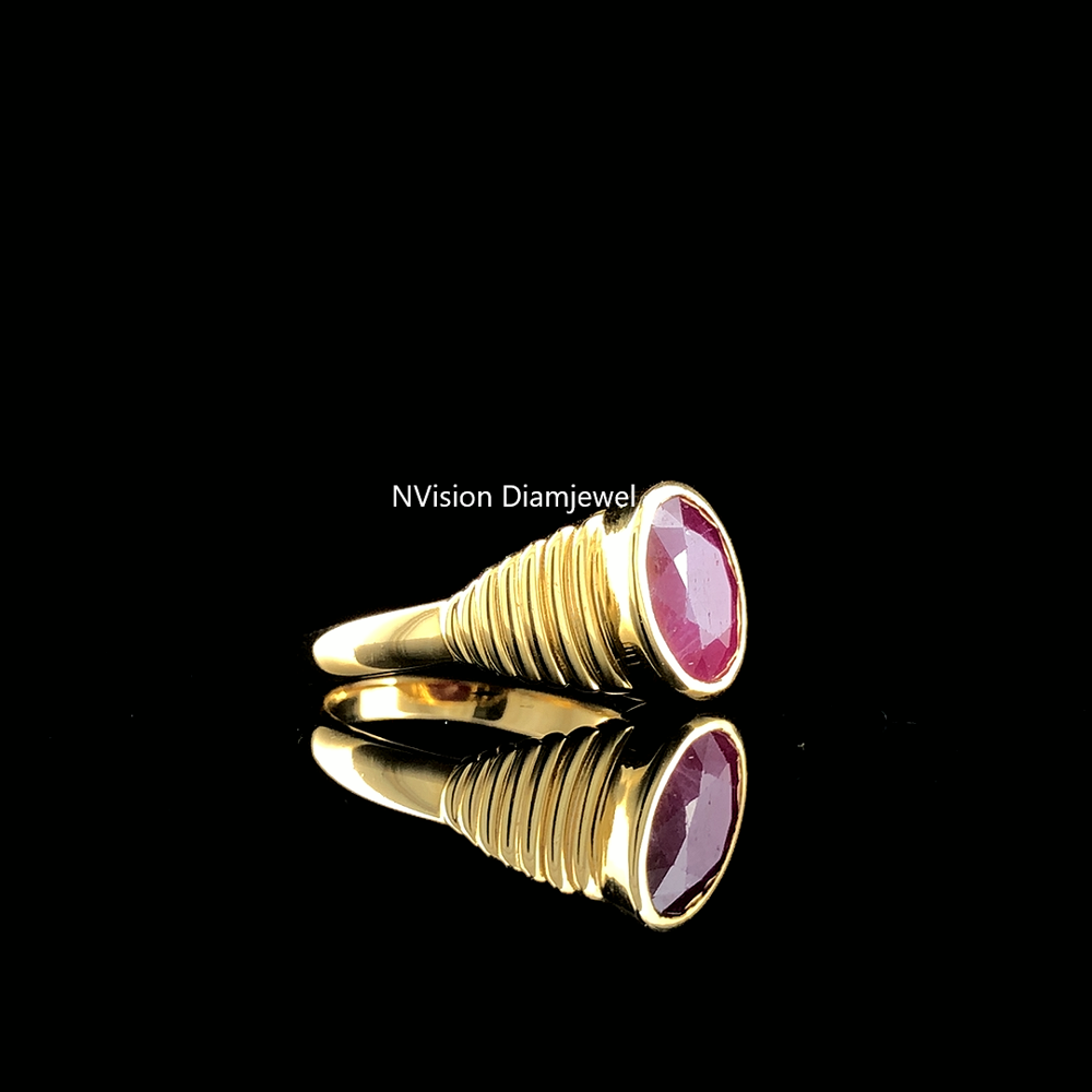 Natural Ruby Ribbed Ring in Pure 18KT Gold 