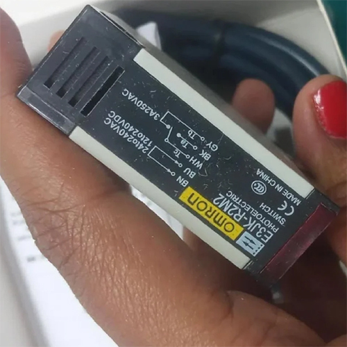 Omron E3JK R2M2 Photoelectric Sensor